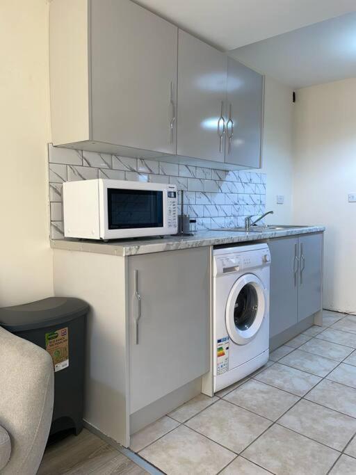 Modern 1 Bed Apartment In The City Centre Of Derby Luaran gambar